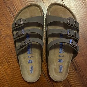 NWOT!! Birkenstock Florida Soft Footbed